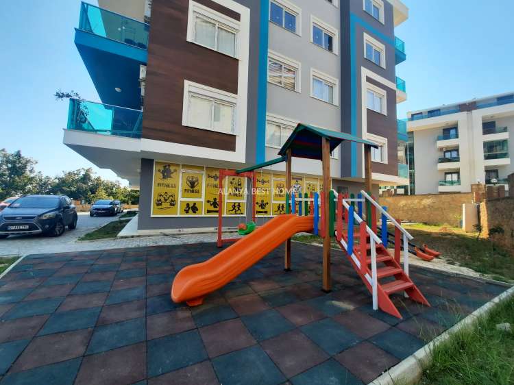 OBA'DA AKTİVİTELİ SİTE İÇERİSİNDE DENİZ VE KALE MANZARALI GÜNEY CEPHE 1+1 SATILIK DAİRE