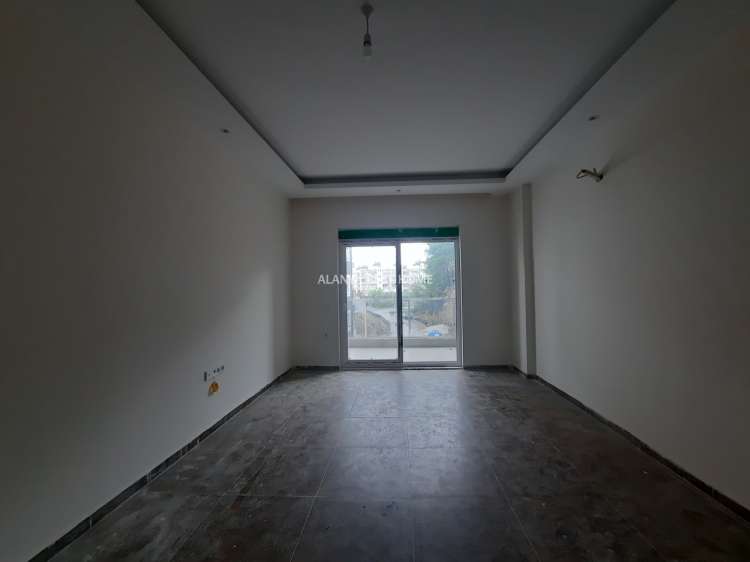 AVSALLAR DENİZE YAKIN KAT MÜLKİYETLİ OTURUMA HAZIR 