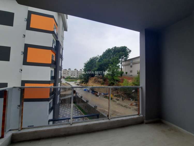 AVSALLAR DENİZE YAKIN KAT MÜLKİYETLİ OTURUMA HAZIR 