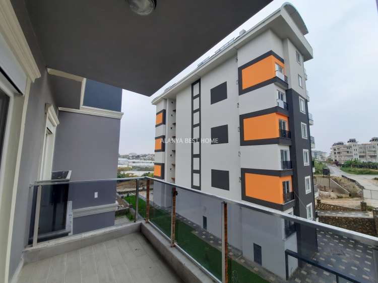 AVSALLAR DENİZE YAKIN KAT MÜLKİYETLİ OTURUMA HAZIR 