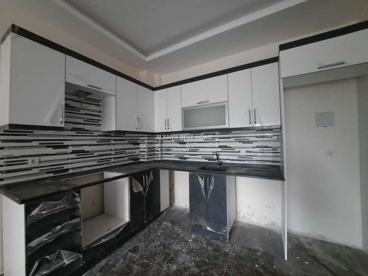 AVSALLAR DENİZE YAKIN KAT MÜLKİYETLİ OTURUMA HAZIR 