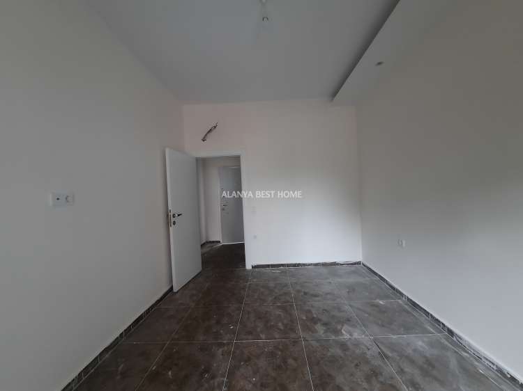 AVSALLAR DENİZE YAKIN KAT MÜLKİYETLİ OTURUMA HAZIR 