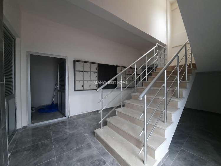 AVSALLAR DENİZE YAKIN KAT MÜLKİYETLİ OTURUMA HAZIR 