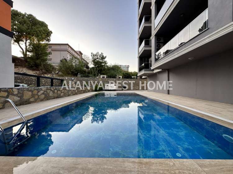 AVSALLAR DENİZE YAKIN KAT MÜLKİYETLİ OTURUMA HAZIR 