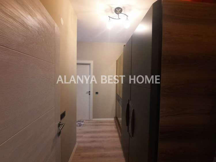 MAHMUTLAR'DA AKTİVİTELİ SİTE İÇERİSİNDE 4+1 AYRI MUTFAKLI SATILIK DÜZ AYAK DAİRE