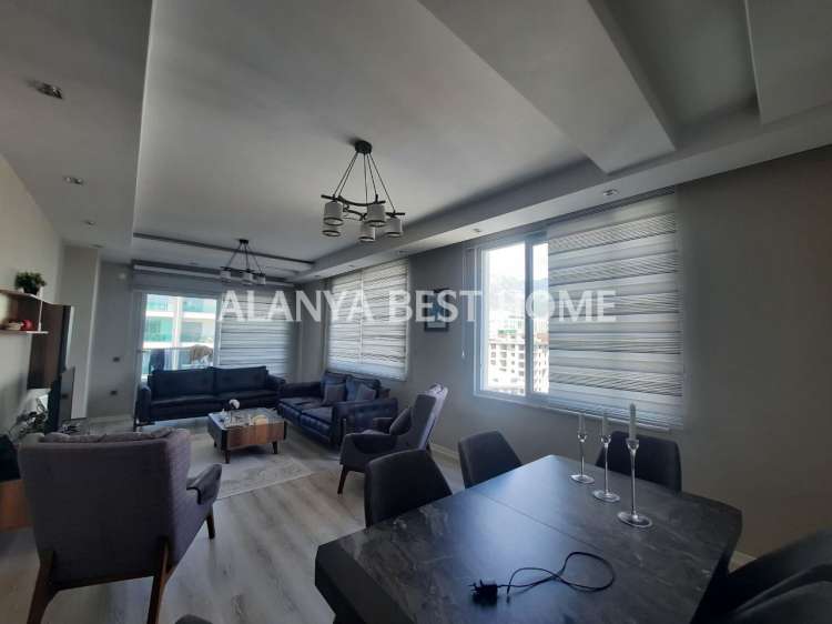 MAHMUTLAR'DA AKTİVİTELİ SİTE İÇERİSİNDE 4+1 AYRI MUTFAKLI SATILIK DÜZ AYAK DAİRE