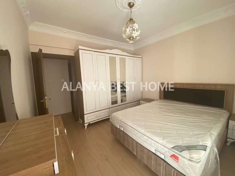 ALANYA MERKEZ'DE 3+1 AYRI MUTFAKLI EŞYALI SATILIK DAİRE 