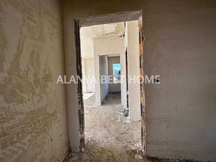 AVSALLAR'DA İNŞAATI DEVAM ETMEKTE OLAN FULL AKTİVİTELİ PROJEDE 1. KAT 1+1 SATILIK DAİRE