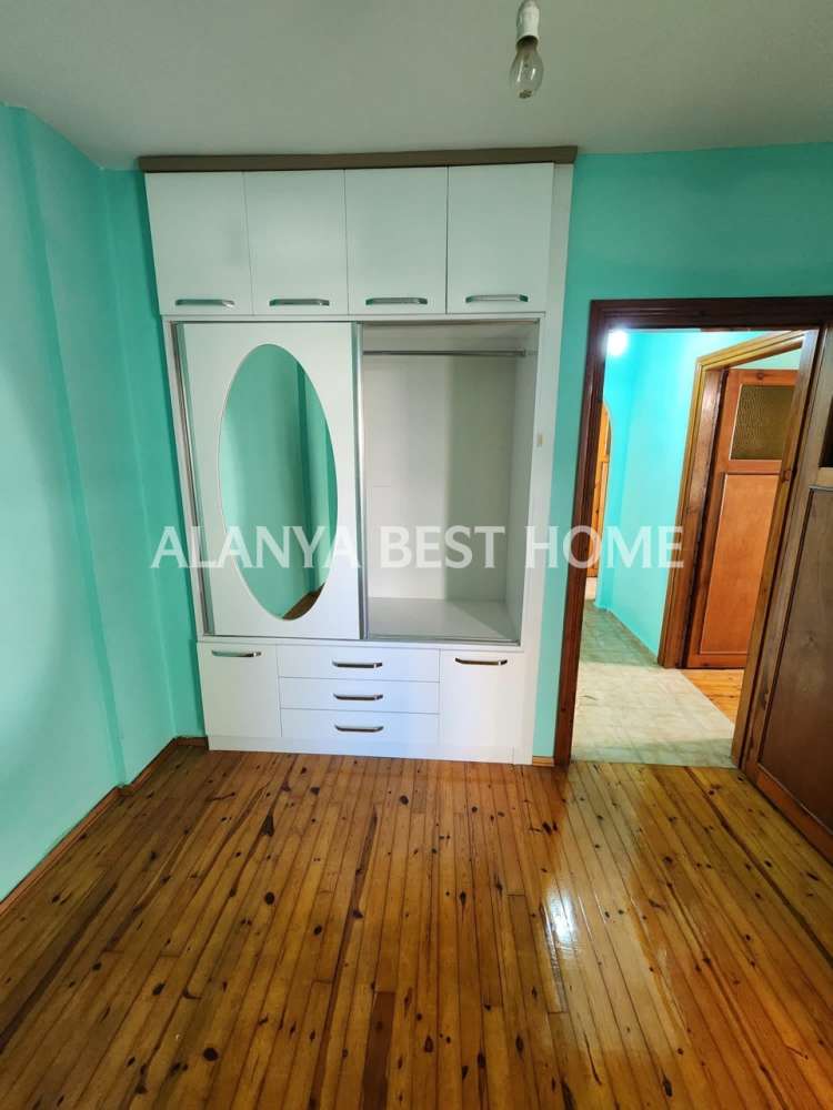 ALANYA MERKEZ'DE DENİZE 200 METRE MESAFEDE 2+1 AYRI MUTFAKLI KENTSEL DÖNÜŞÜME UYGUN 