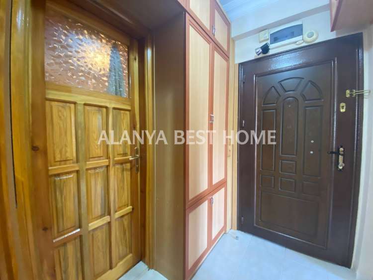 ALANYA MERKEZ'DE DENİZE 200 METRE MESAFEDE 1+1 65 m2 EŞYALI SATILIK DAİRE